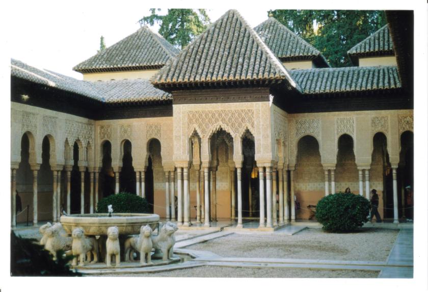 Patio dei leoni Palazzo Nazzaries Alhambra Granada