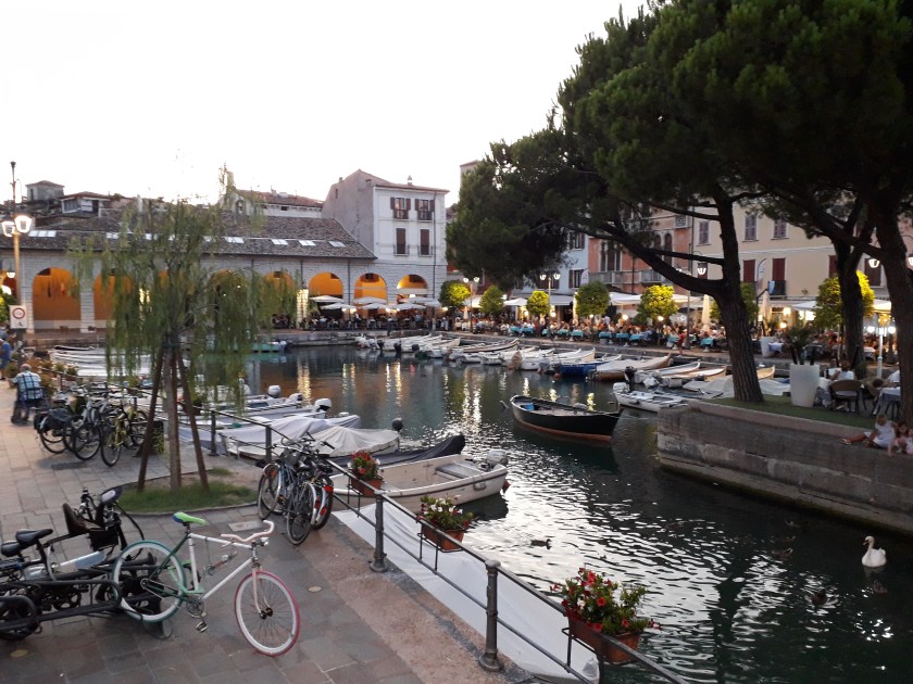 Piazza a Desenzano del Garda