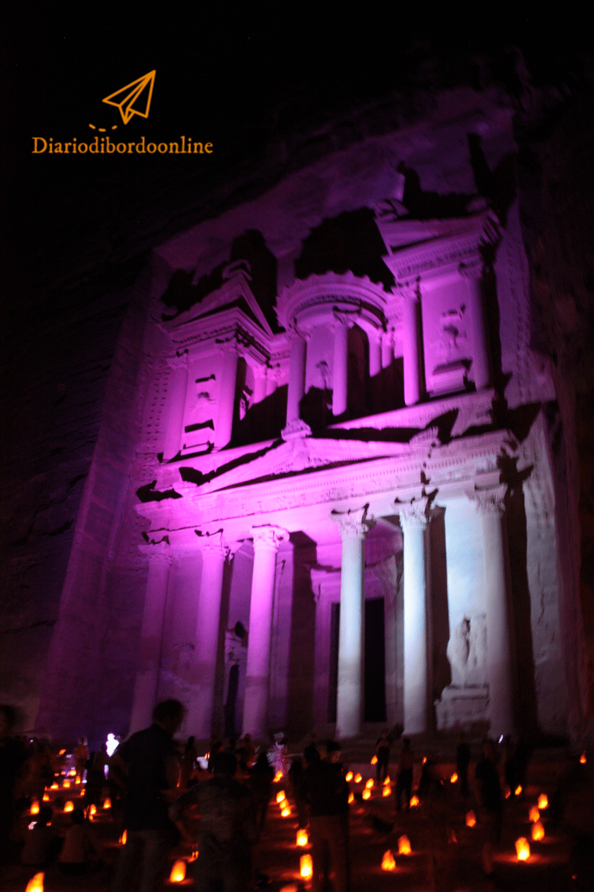 Il tesoro illuminato durante Petra by night