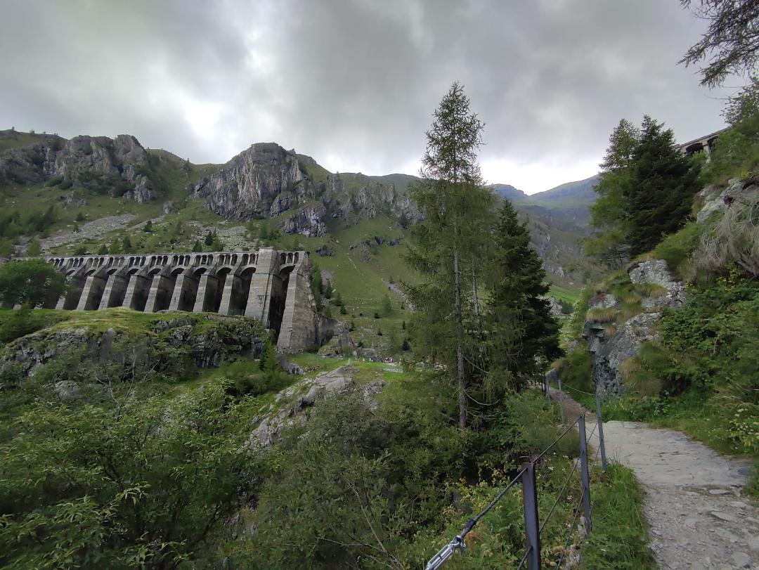 Sentiero da Pianezza alla Diga del Gleno